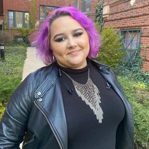 Meet your Posher, Elizabeth